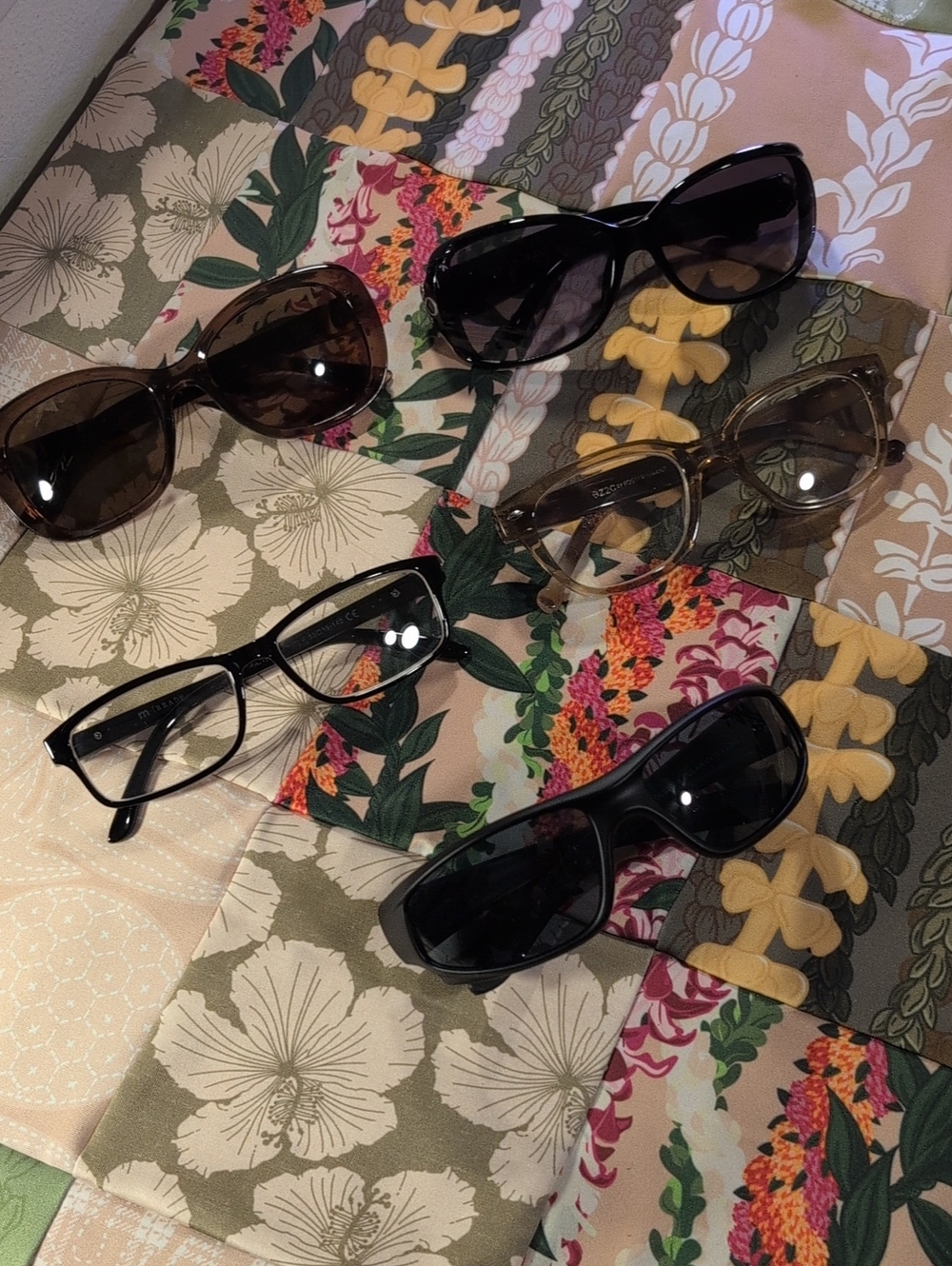 Assorted 🕶️😎🤓 Sunglasses (5 Bundle)